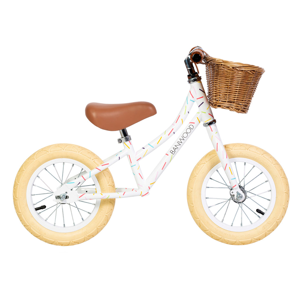 
            
                Load image into Gallery viewer, First Go! Allegra White Marest x Banwood Bike
            
        