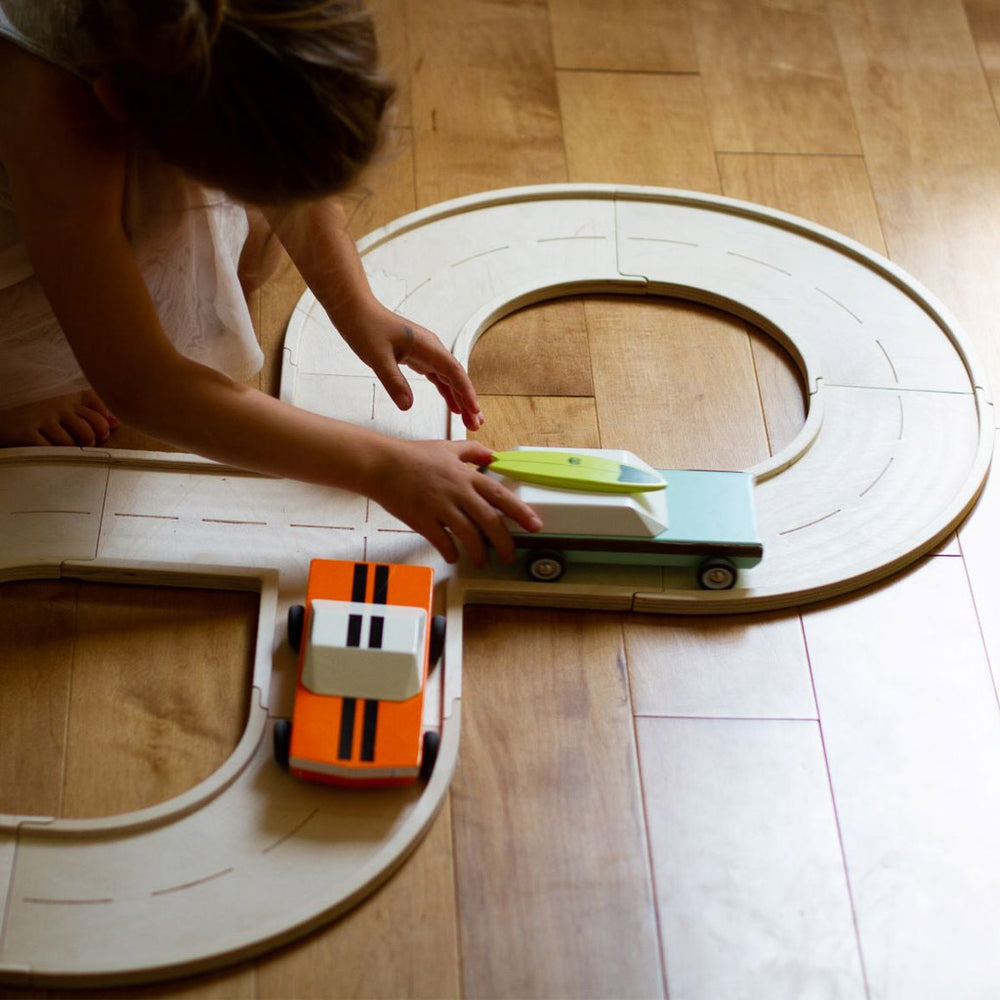Figure 8 Track by Conifer Toys