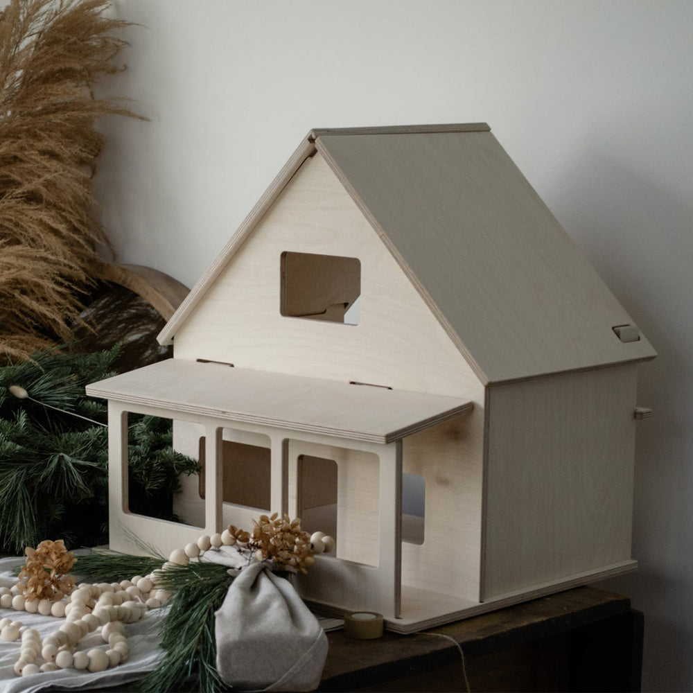 Lovering Lake House by Conifer Toys